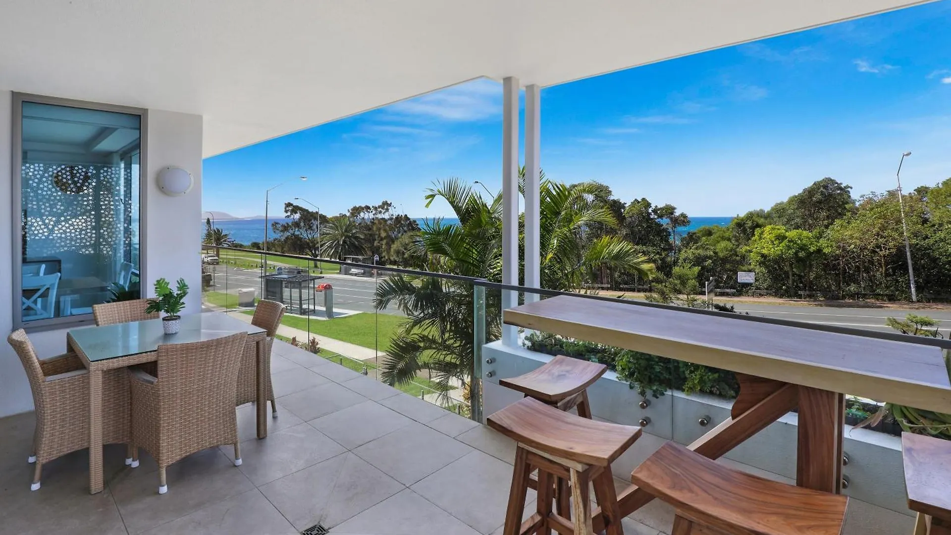 Elysee Beachside Apartments Alexandra Headland