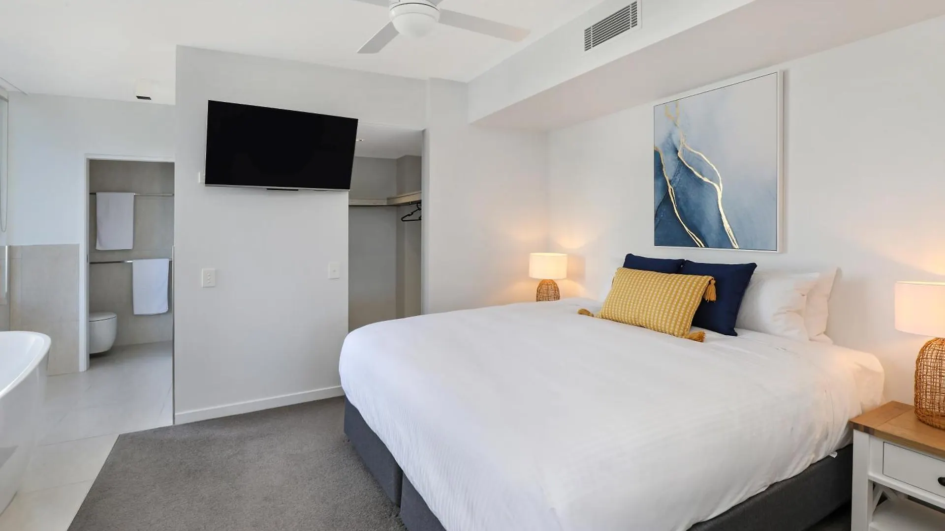 Elysee Beachside Apartments Alexandra Headland Australia