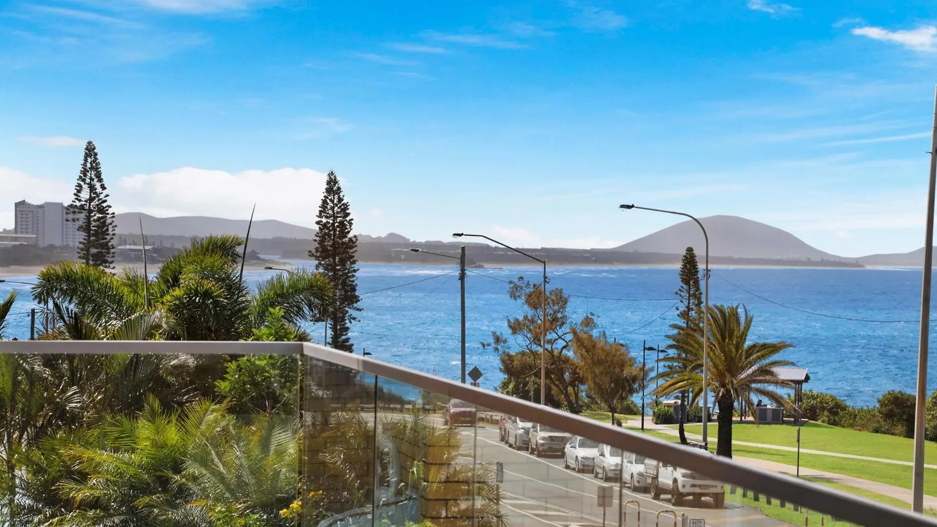 Elysee Beachside Apartments Alexandra Headland location
