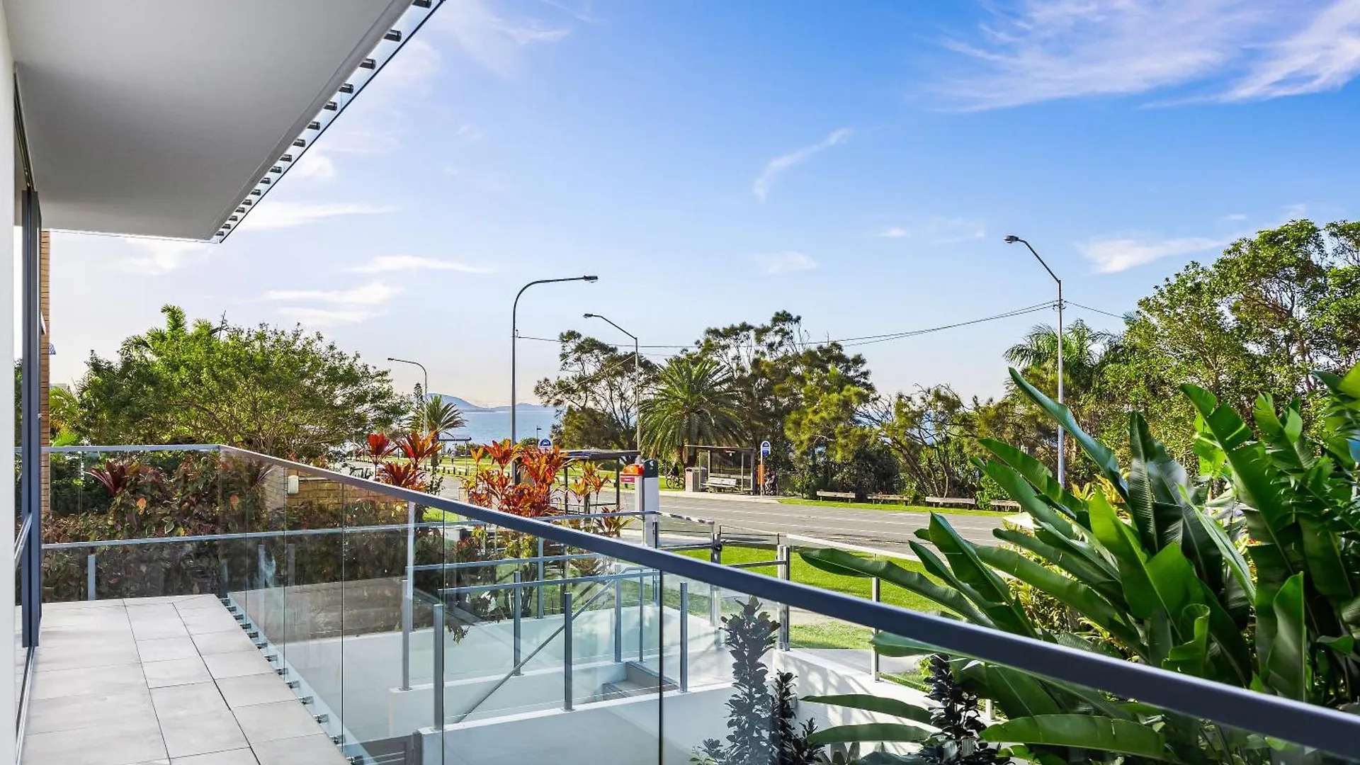 Elysee Beachside Apartments Alexandra Headland