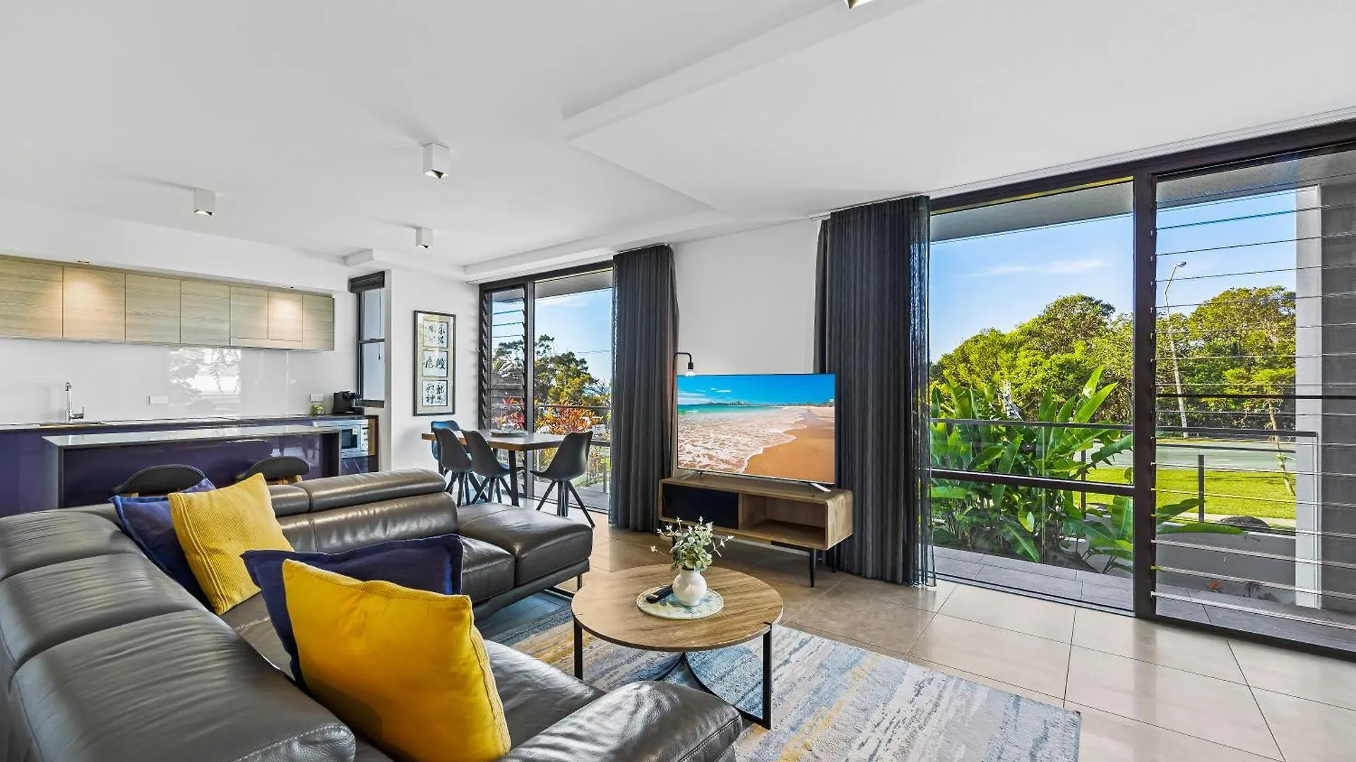 Elysee Beachside Apartments Alexandra Headland Australia