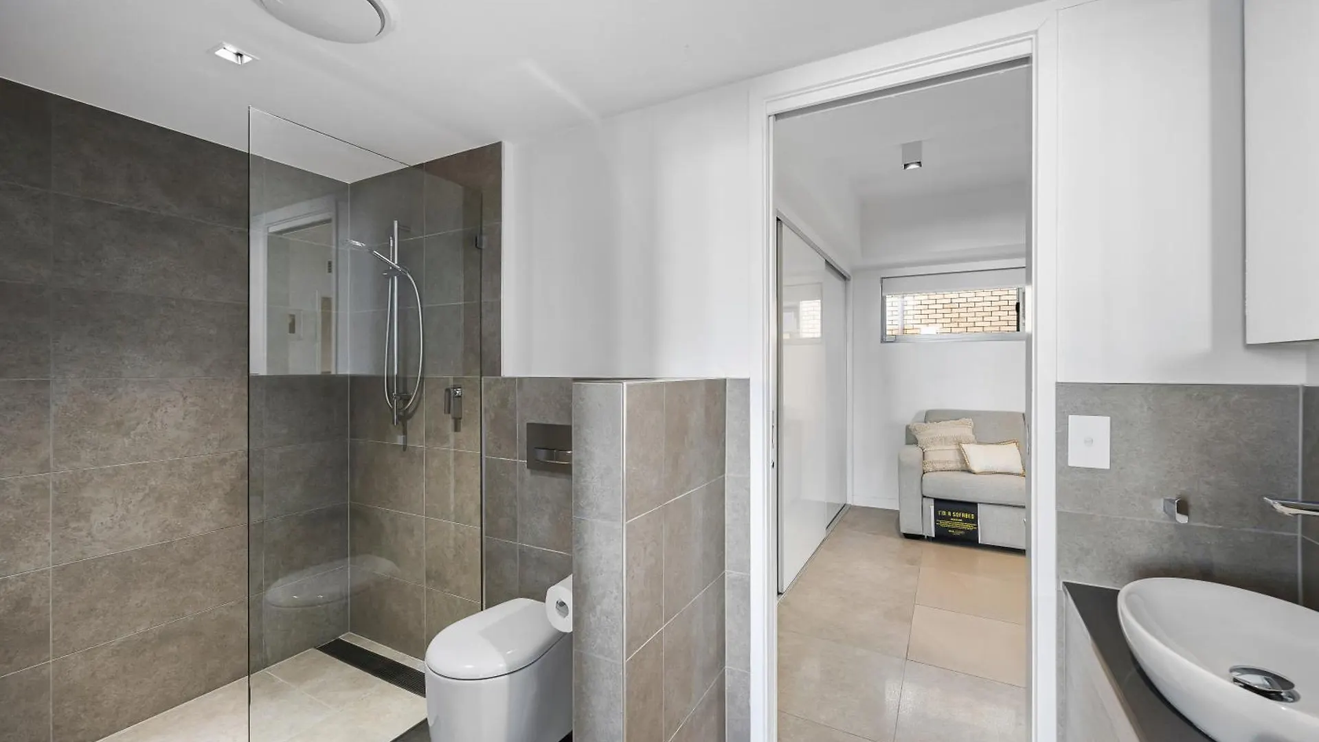 Elysee Beachside Apartments Alexandra Headland