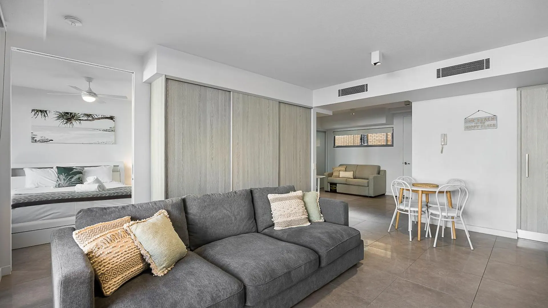 Elysee Beachside Apartments Alexandra Headland