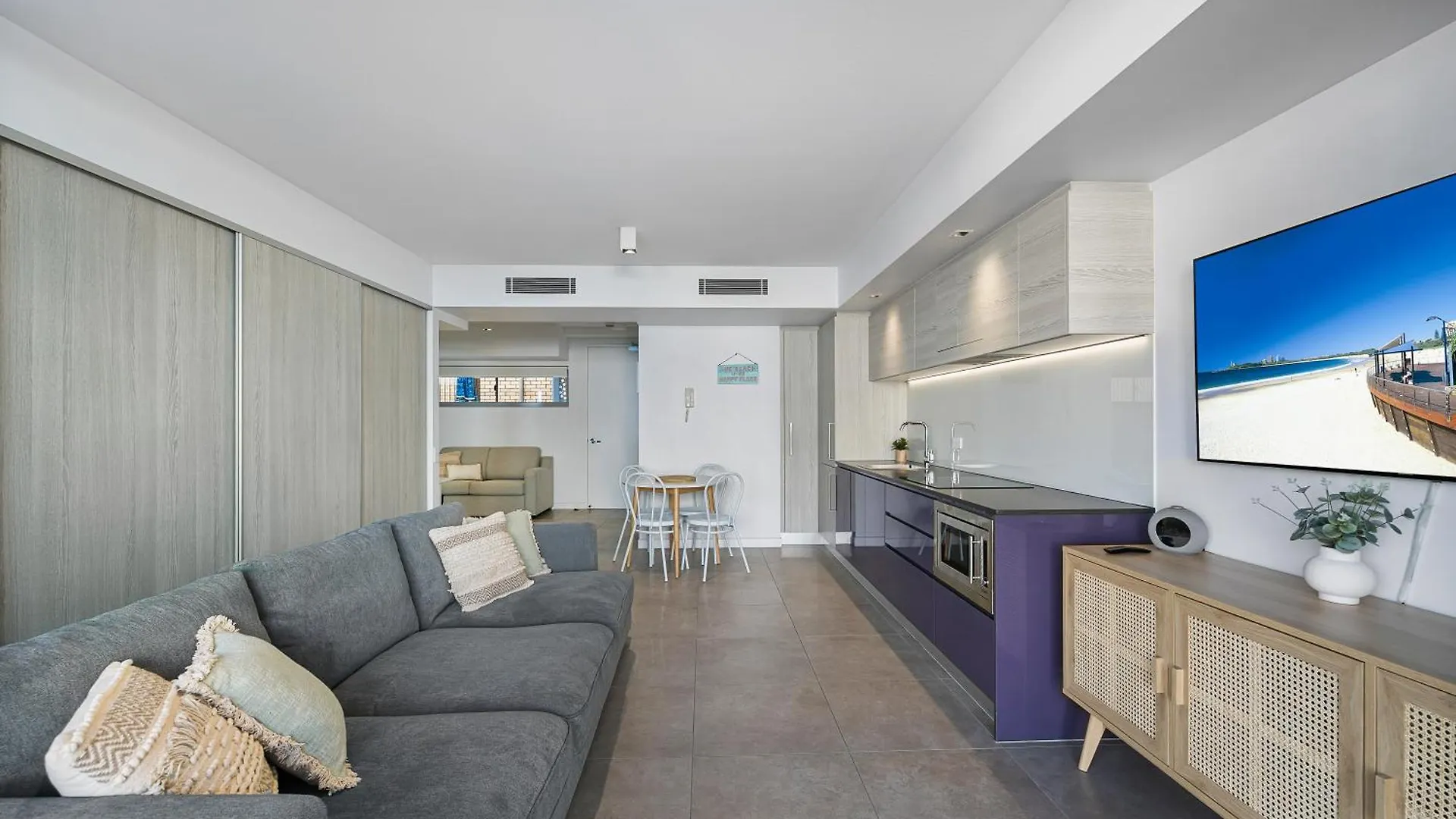 Elysee Beachside Apartments Alexandra Headland Australia