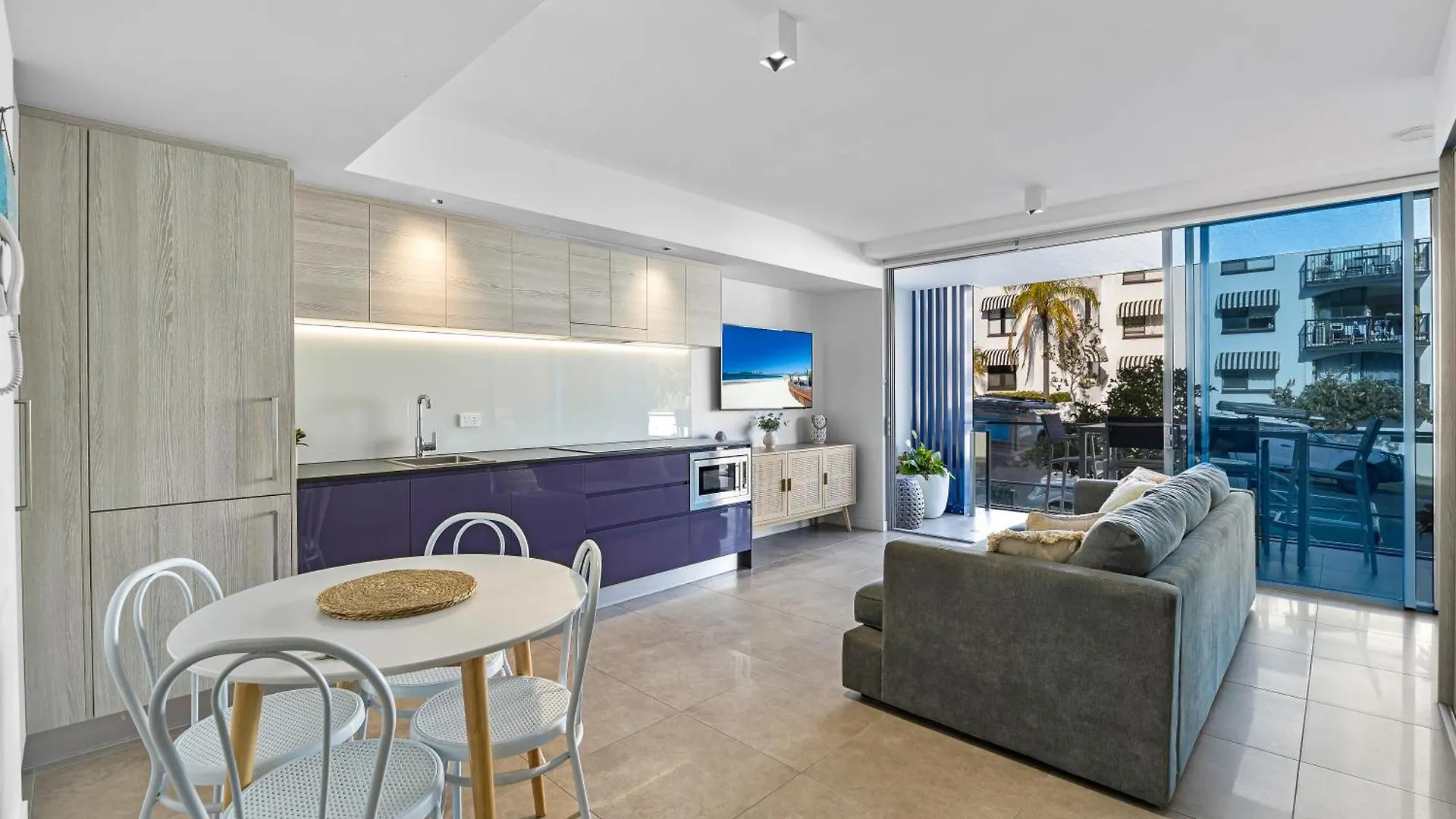 Elysee Beachside Apartments Alexandra Headland